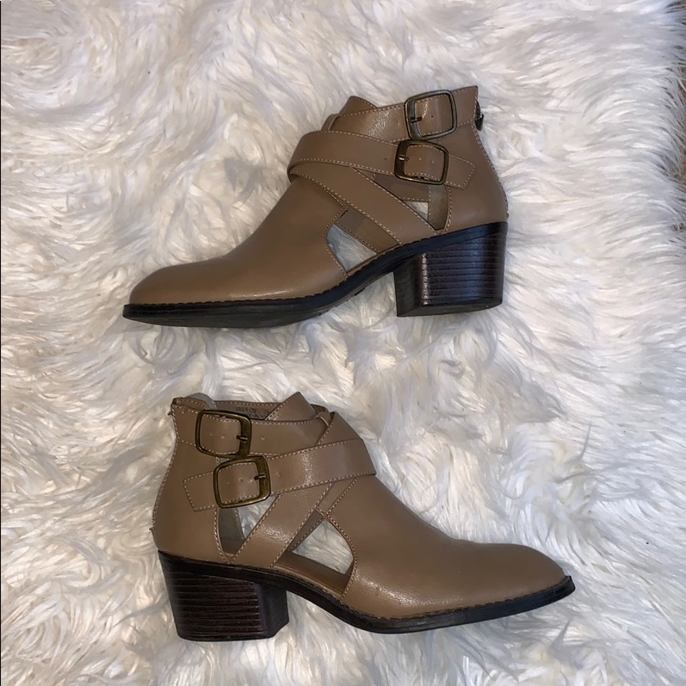 Tan Booties💋